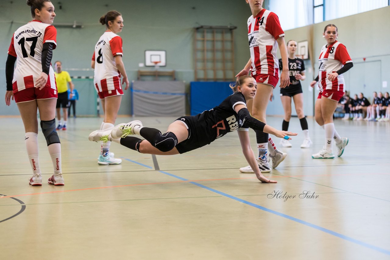 Bild 70 - wBJ SV Henstedt Ulzburg - Bramstedter TS : Ergebnis: 27:15